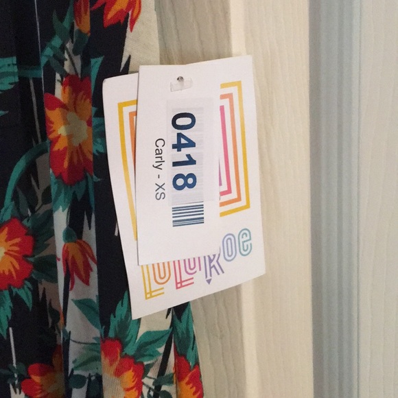 NWT Lularoe Carly - Picture 4 of 4